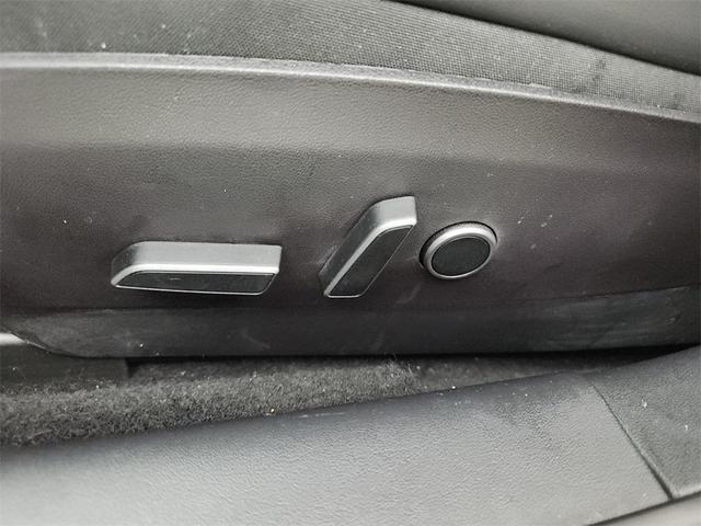 Photo of 2022 White Tesla Model 3