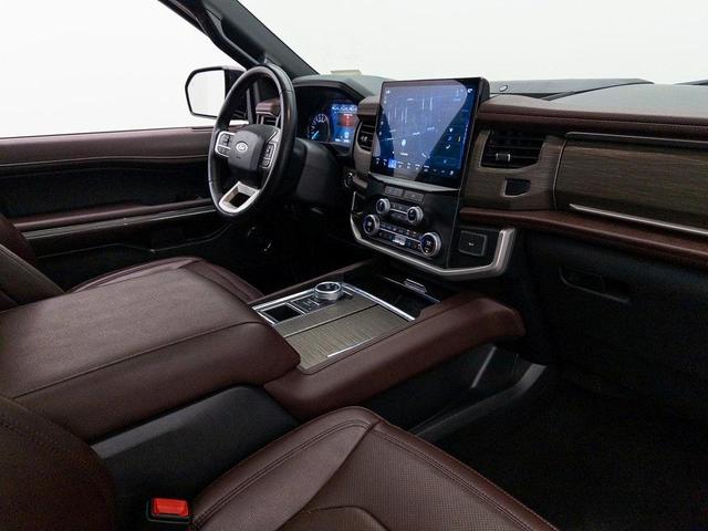 Photo of 2023 Dark Matter Metallic Ford Expedition