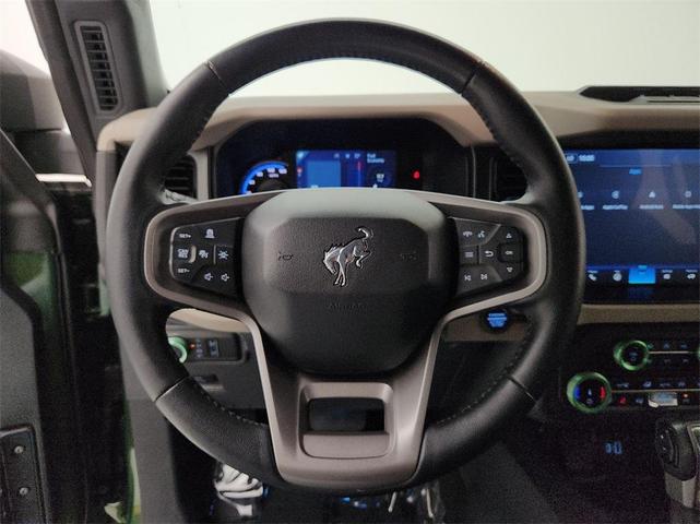 Photo of 2022 Green Metallic Ford Bronco