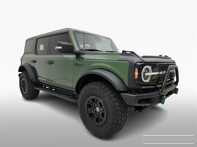 Photo of 2022 Green Metallic Ford Bronco