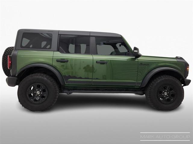 Photo of 2022 Green Metallic Ford Bronco