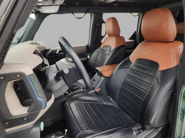 Photo of 2022 Green Metallic Ford Bronco