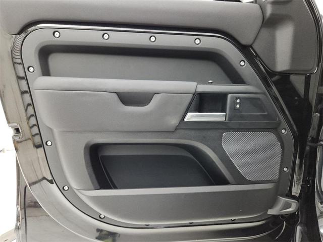 Photo of 2020 Santorini Black Land Rover Defender