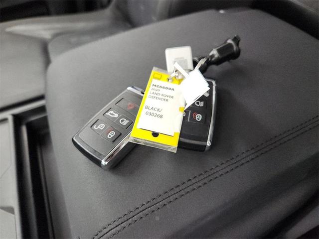 Photo of 2020 Santorini Black Land Rover Defender