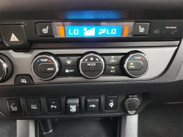 Photo of 2021 White Toyota Tacoma