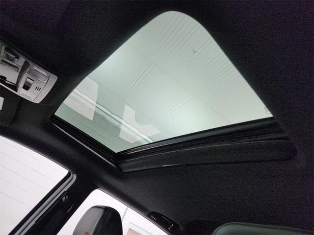 Photo of 2021 White Toyota Tacoma