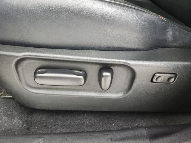 Photo of 2021 White Toyota Tacoma