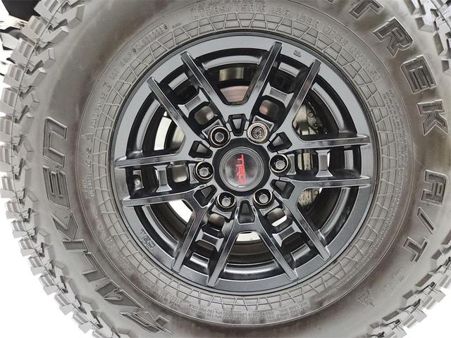 Photo of 2021 White Toyota Tacoma