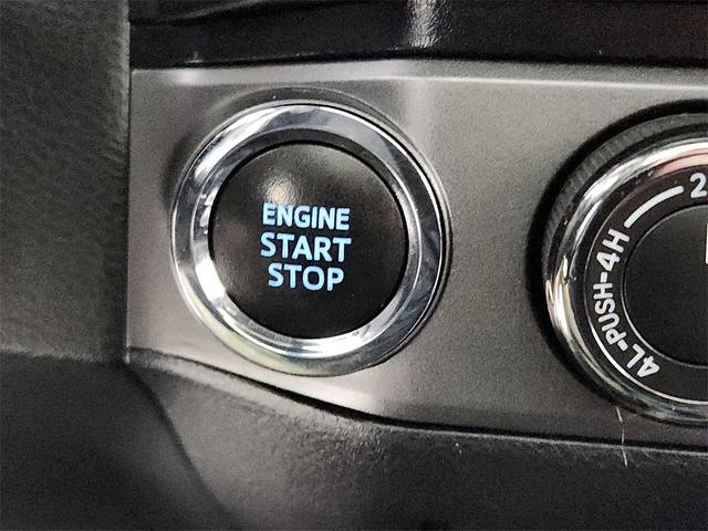 Photo of 2021 White Toyota Tacoma