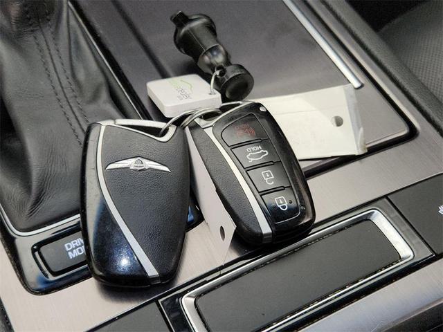 Photo of 2015 Empire State Gray Hyundai Genesis