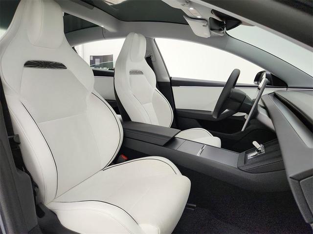 Photo of 2024 Gray Tesla Model 3