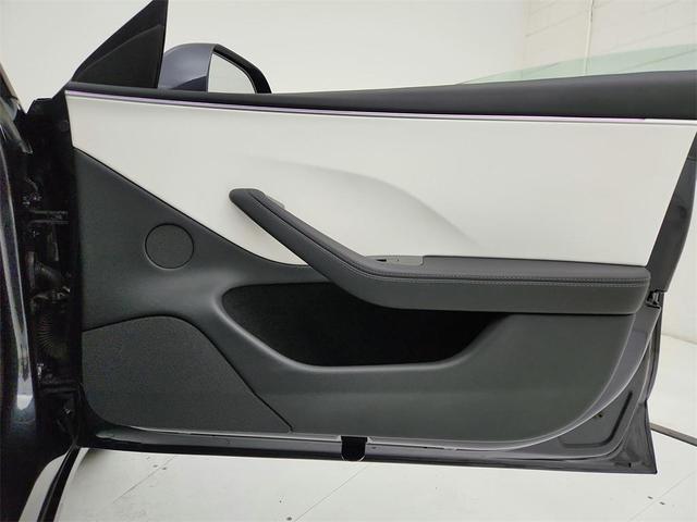Photo of 2024 Gray Tesla Model 3