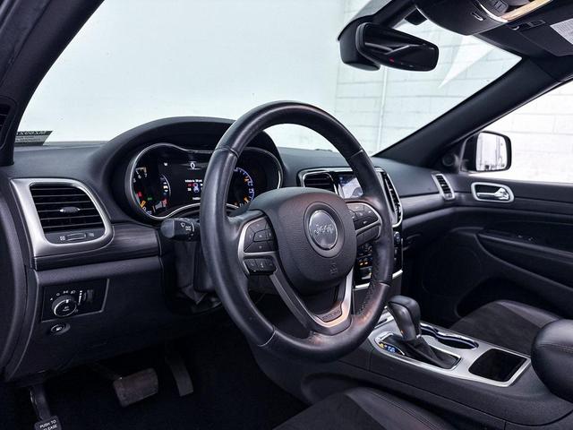 Photo of 2019 Diamond Black Jeep Grand Cherokee
