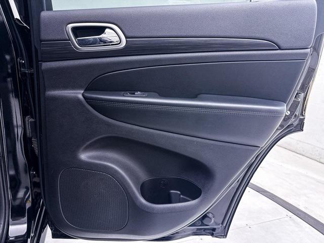 Photo of 2019 Diamond Black Jeep Grand Cherokee