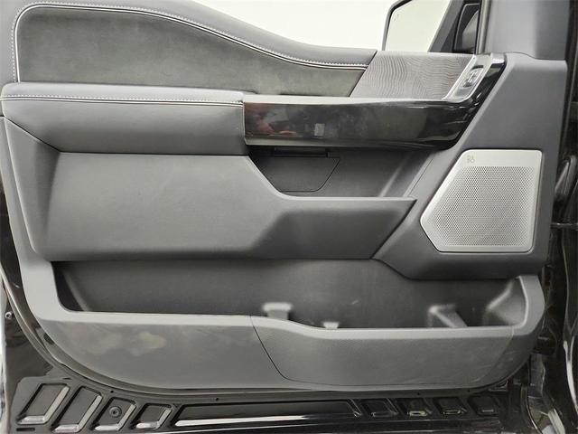 Photo of 2023 Black Metallic Ford F-150 Lightning