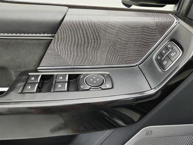 Photo of 2023 Black Metallic Ford F-150 Lightning