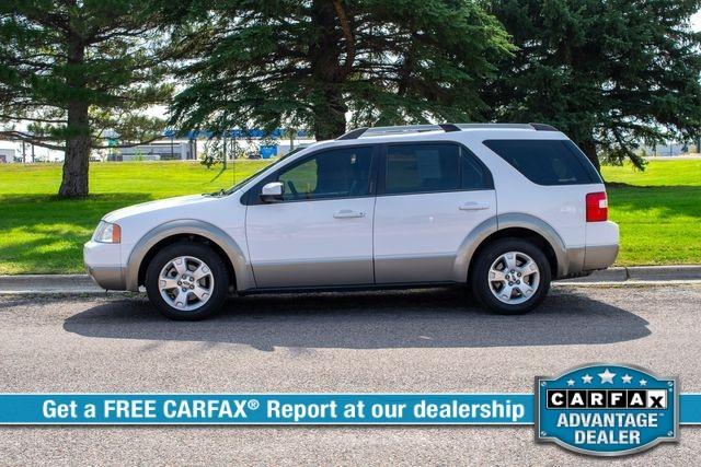 Photo of 2007 White Ford Freestyle