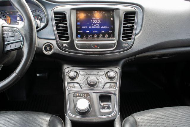 Photo of 2015 Red Chrysler 200