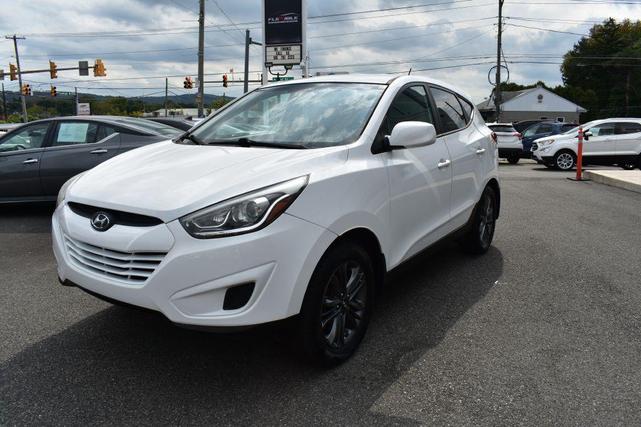 Photo of 2015 Winter White Hyundai TUCSON