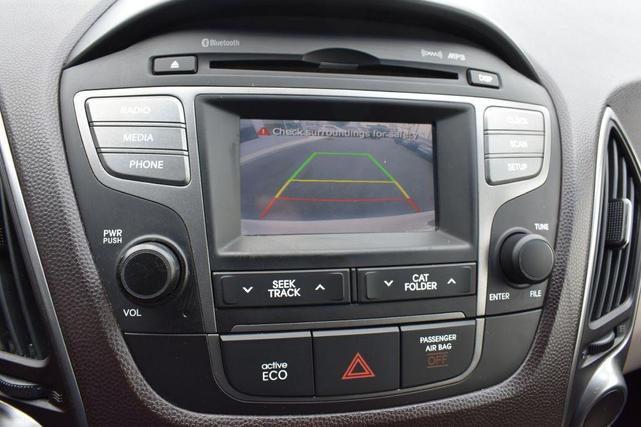 Photo of 2015 Winter White Hyundai TUCSON