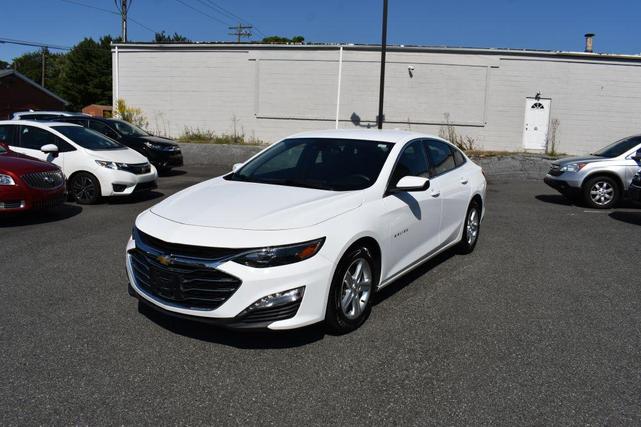 Photo of 2023 White Chevrolet Malibu