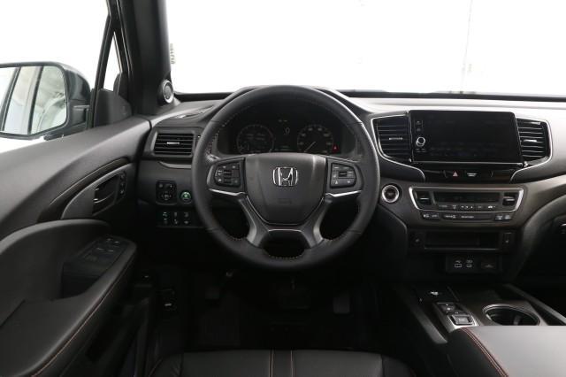 Photo of 2025 CRYSTAL BLACK Honda Ridgeline