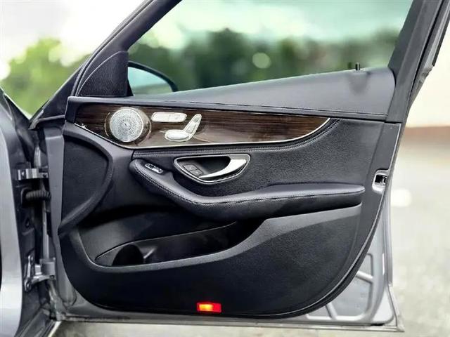 Photo of 2015 GREY Mercedes-Benz C-Class