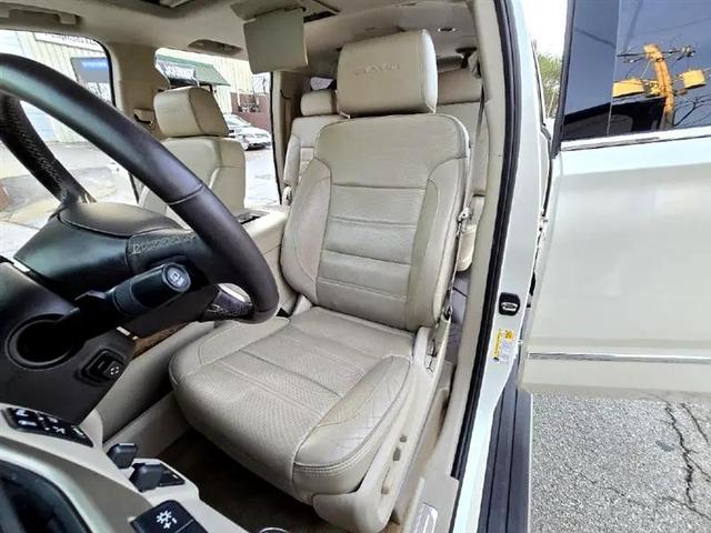 Photo of 2015 WHITE GMC Yukon XL