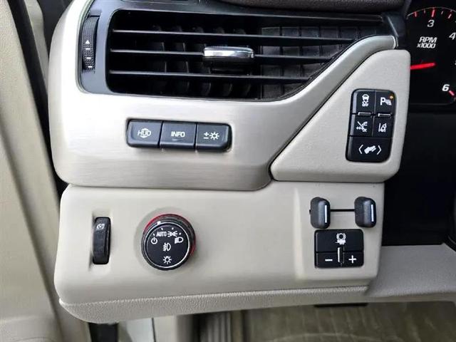 Photo of 2015 WHITE GMC Yukon XL