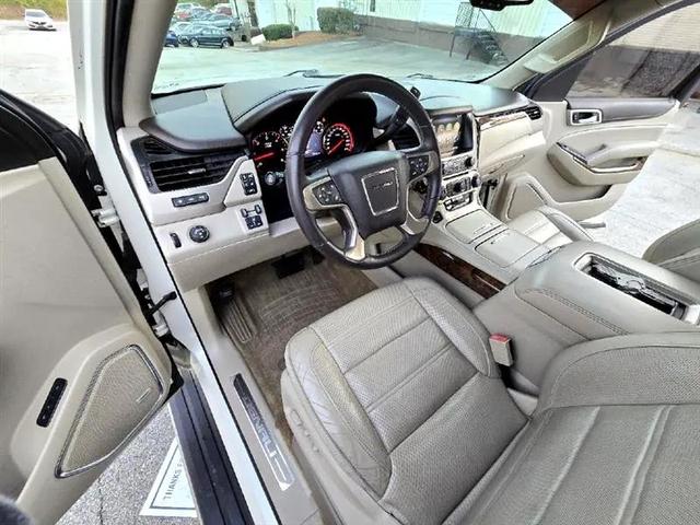 Photo of 2015 WHITE GMC Yukon XL