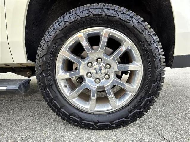 Photo of 2015 WHITE GMC Yukon XL