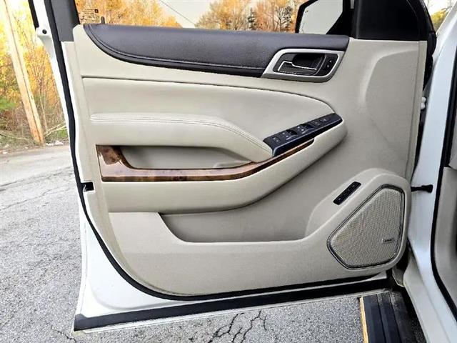 Photo of 2015 WHITE GMC Yukon XL