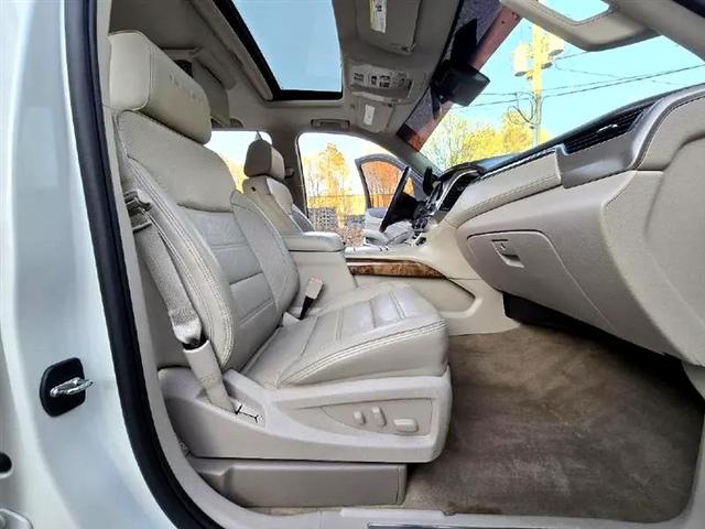 Photo of 2015 WHITE GMC Yukon XL