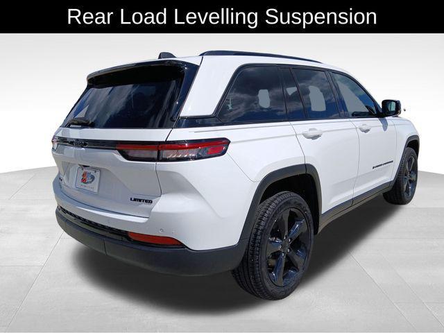 Photo of 2024 Bright White Clearcoat Jeep Grand Cherokee