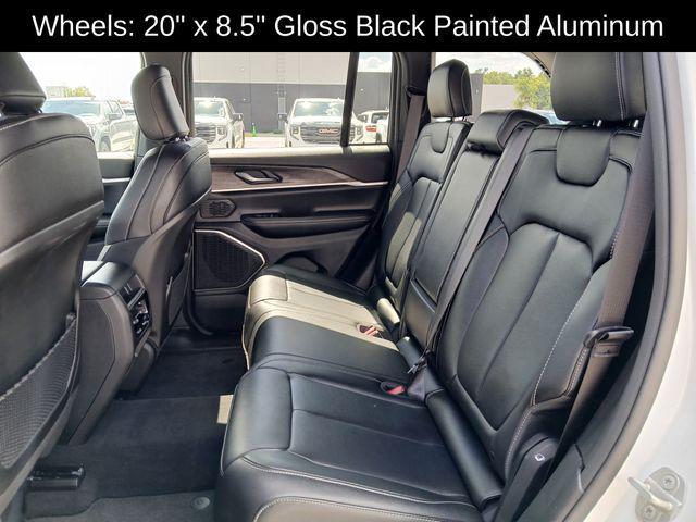 Photo of 2024 Bright White Clearcoat Jeep Grand Cherokee