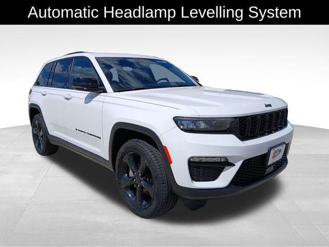 Photo of 2024 Bright White Clearcoat Jeep Grand Cherokee