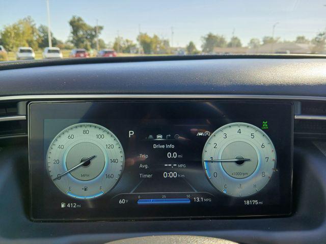 Photo of 2024 White Pearl Hyundai TUCSON