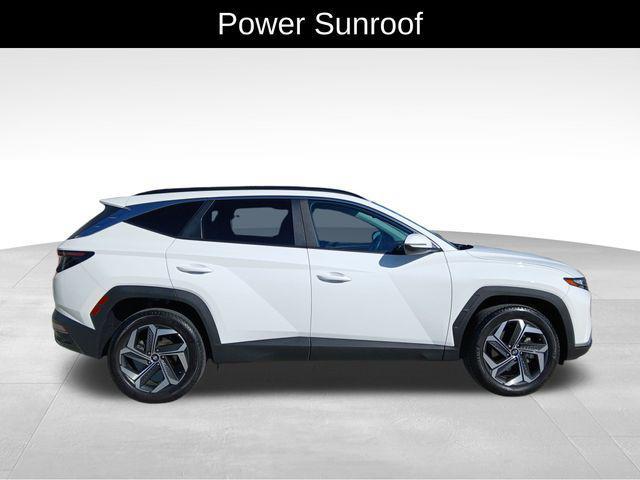 Photo of 2024 White Pearl Hyundai TUCSON