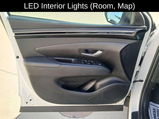 Photo of 2024 White Pearl Hyundai TUCSON
