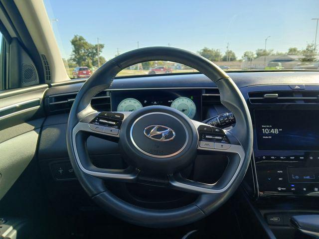 Photo of 2024 White Pearl Hyundai TUCSON
