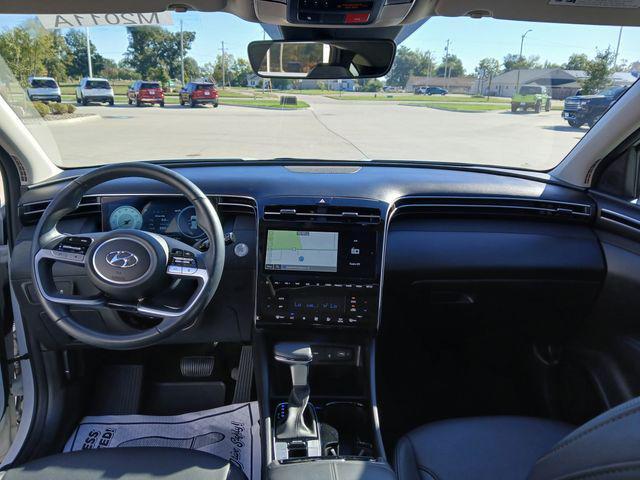 Photo of 2024 White Pearl Hyundai TUCSON