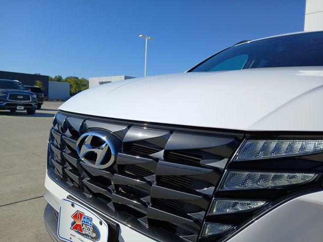 Photo of 2024 White Pearl Hyundai TUCSON