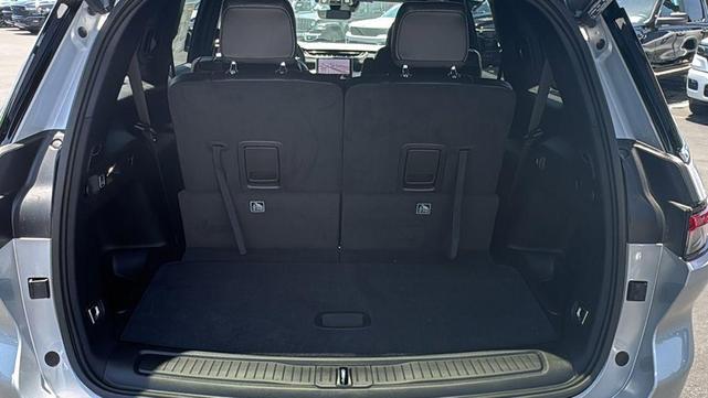 Photo of 2025 Silver Zynith Jeep Grand Cherokee L