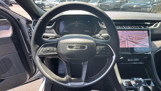 Photo of 2025 Silver Zynith Jeep Grand Cherokee L