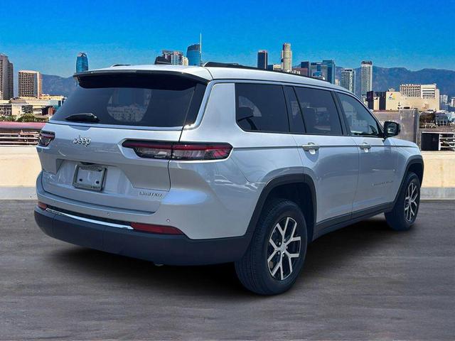 Photo of 2025 Silver Zynith Jeep Grand Cherokee L