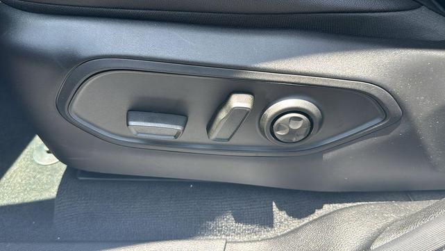 Photo of 2025 Silver Zynith Jeep Grand Cherokee L
