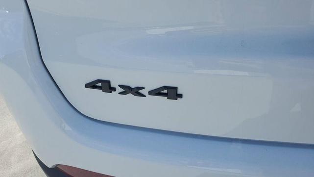 Photo of 2026 White Jeep Compass