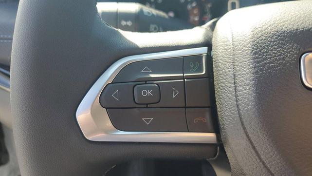 Photo of 2026 White Jeep Compass