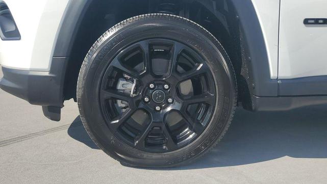 Photo of 2026 White Jeep Compass