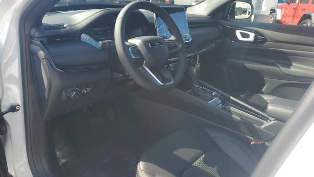 Photo of 2026 White Jeep Compass